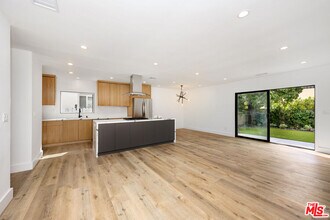 Building Photo - 5627 Agnes Ave