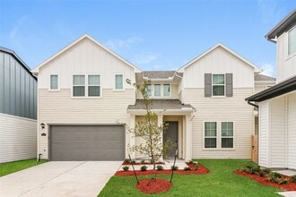 Building Photo - 22823 Terrazzo Dr