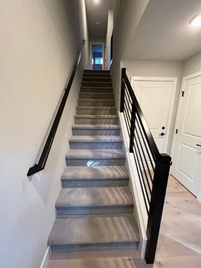 Foto del edificio - Modern 3Bed/2Bath PLUS 2 car garage Townhome in Bellevue!