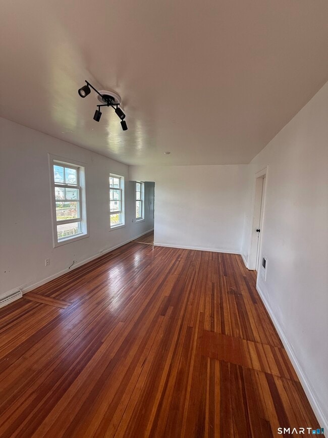 Building Photo - 610 Hawley Ave