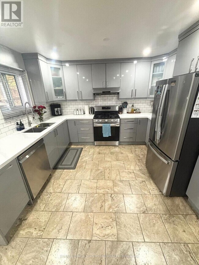 Photo du bâtiment - 55 Ashley Crescent