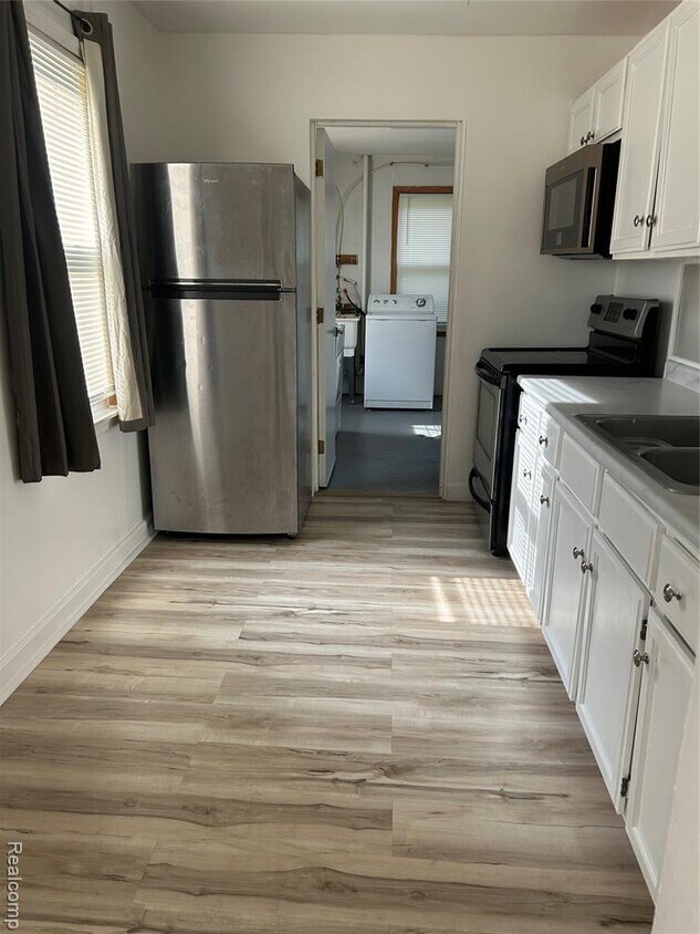 Foto principal - 20244 Westover Ave