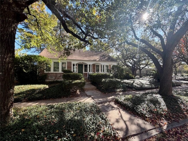 Building Photo - 1621 Cherryhurst St