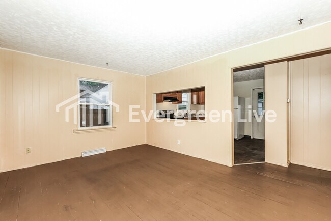 Foto del edificio - 124 E Lindberg Dr