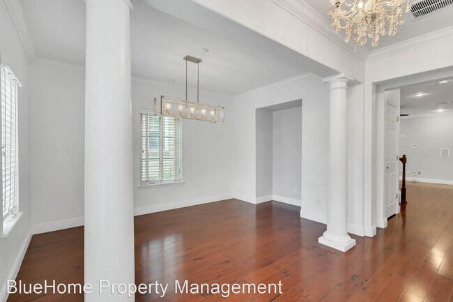 Building Photo - 3 br, 2.5 bath House - 5271 Baskin St.
