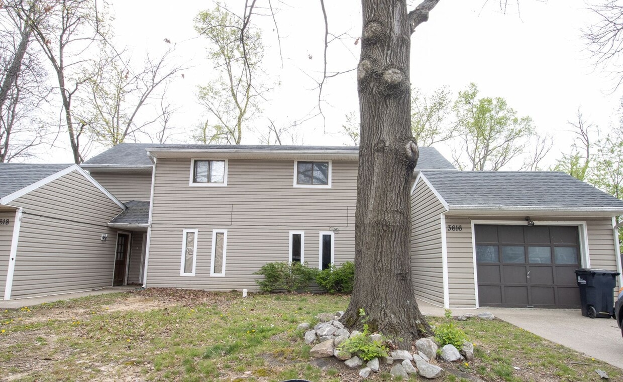 Primary Photo - 3616-3618 Sugar Tree Lane