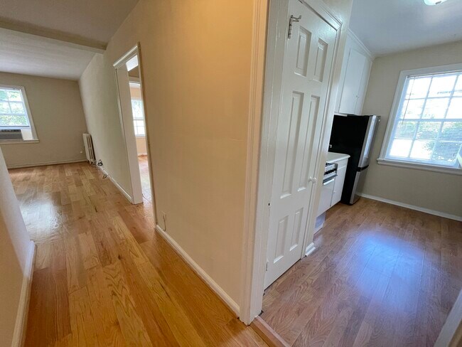 Building Photo - 2834 Thornhill Rd