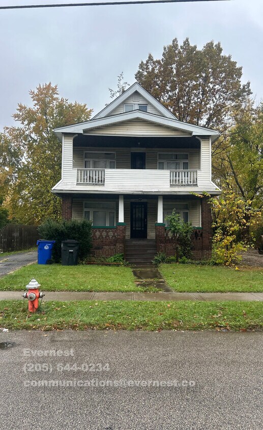 Foto principal - 3046 E 130th St