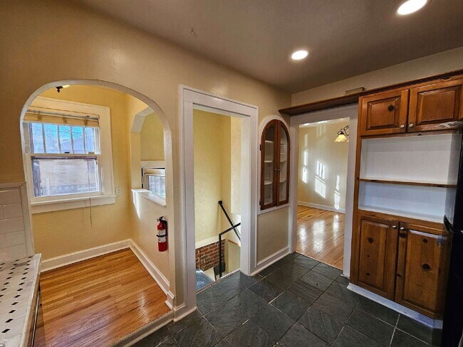 Foto del edificio - 1401 Roslyn St