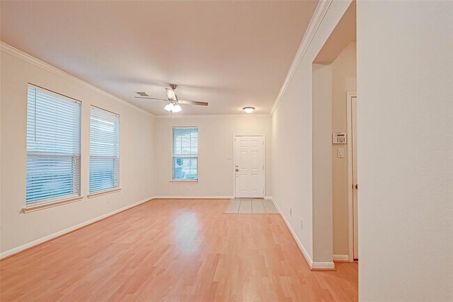 Foto del edificio - 16044 Limestone Lake Dr