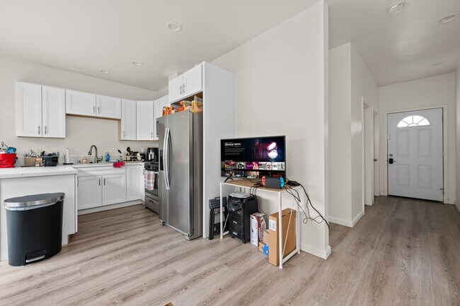 Foto del edificio - 5394 Redding Rd