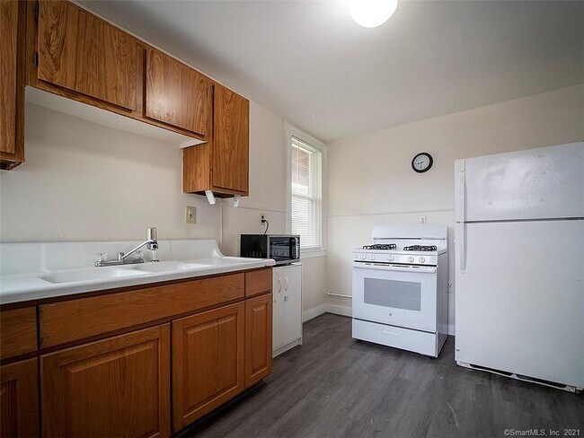 Building Photo - 81 Hubbard Pl