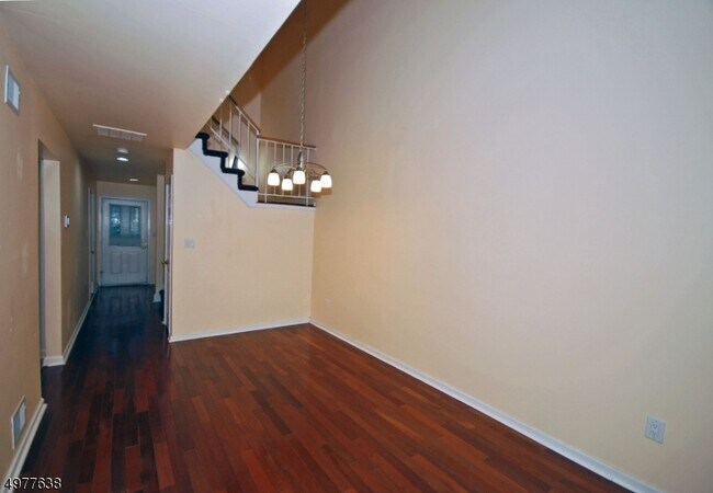 Building Photo - 384 Waterview Rd