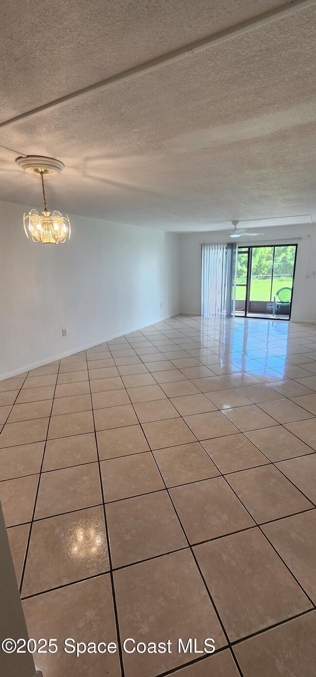 Building Photo - 100 Canebreakers Dr