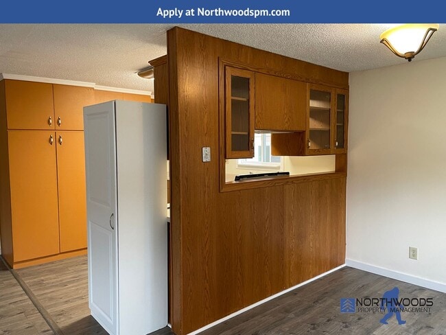 Building Photo - Very Nice 2 Bedroom 2 Bath Front duplex-All Utilities Include except Power