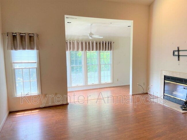 Building Photo - 2711 Summerview Way