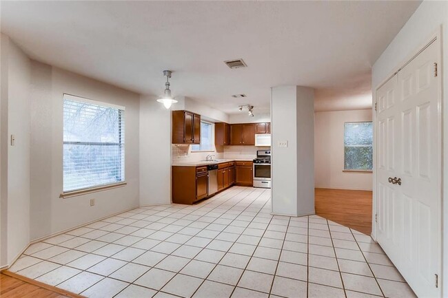 Building Photo - 8445 Fern Bluff Ave
