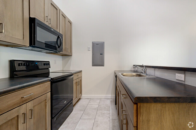 2BR - 1BA, 746SF - 9th Street Lofts/ RENOVATED 2023