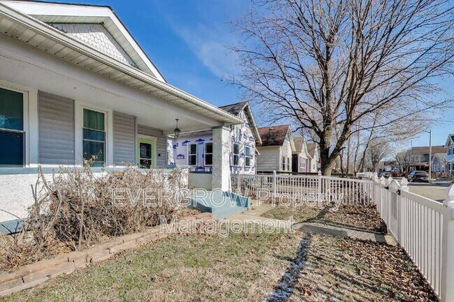 Foto del edificio - 1140 Hoyt Ave