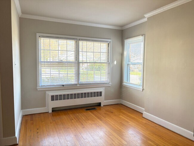 Foto del edificio - 2 Bedroom, 1 Bathroom Apartment in Greensboro!