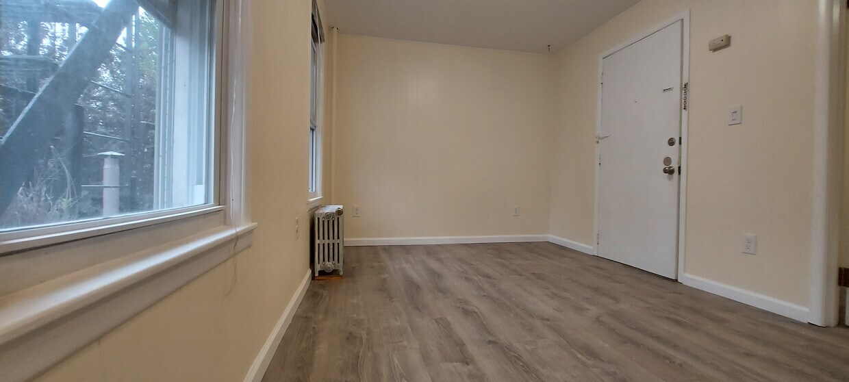 Building Photo - 312 3rd St