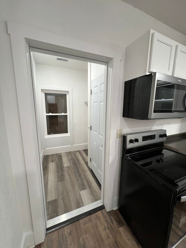 Cuarto de barro - 5206 King Hill Ave