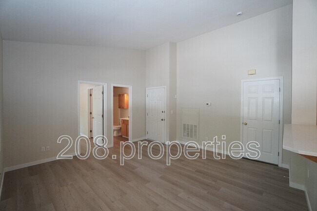 Foto del edificio - 6589 W Lucky Ln