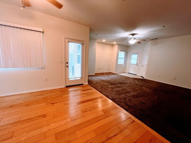 Building Photo - Spacious 3 Bedroom / 2.5 Bathroom Santee H...