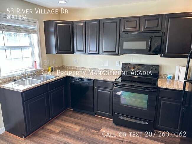 Building Photo - Great Community, Beautiful Riverfront Neig...