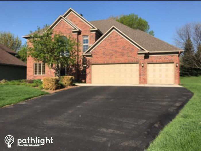 8143 Foxberry Bay, Savage, MN 55378 House Rental in Savage, MN