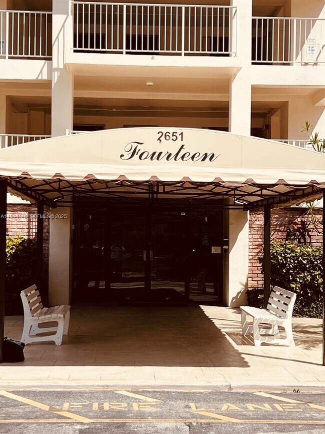 Foto del edificio - 2651 S Course Dr