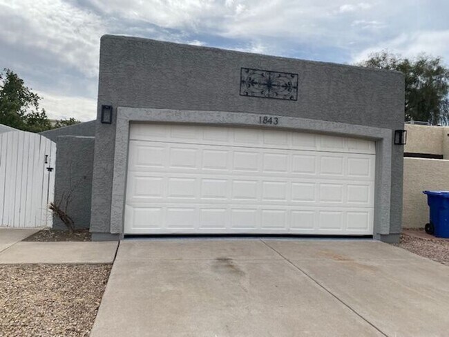 Photo - $2,350 Lovely Remodeled 3 Bedroom-2 bath-2... House