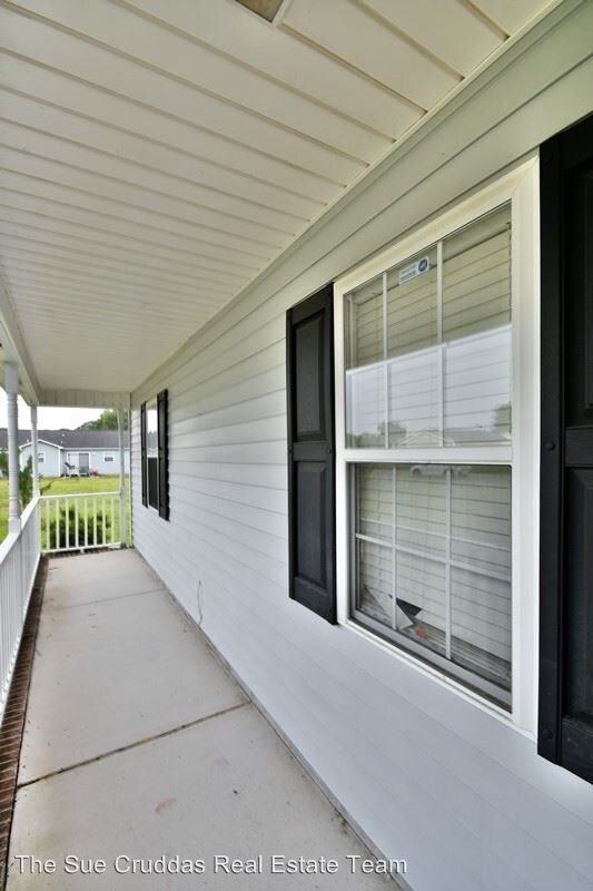 Building Photo - 3 br, 2 bath House - 203 Redberry Dr