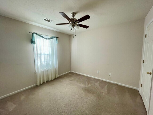 Building Photo - 417 Regency Park Drive