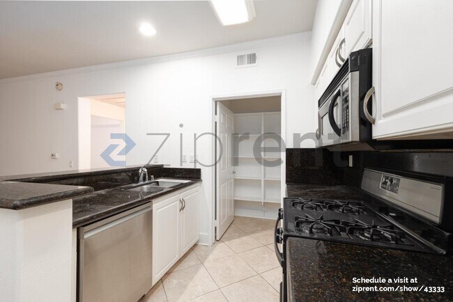 Foto del edificio - 12376 Carmel Country Rd