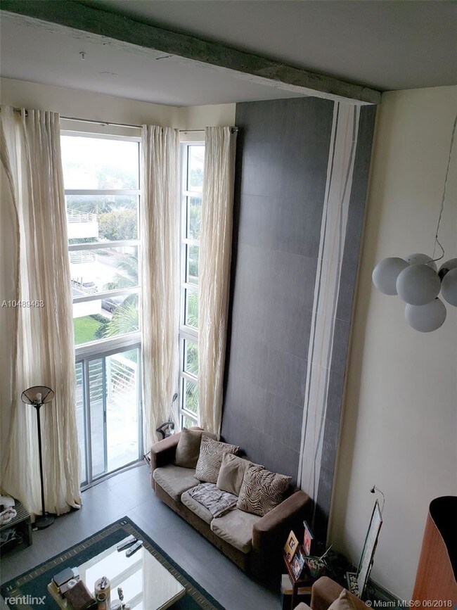 Foto del edificio - 2 br, 2 bath  - 7744 Collins Ave Apt 14