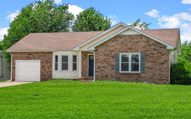 Foto del edificio - 3 Bedroom Pet Friendly Home For Rent Near 101st Parkway!
