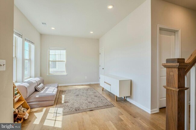 Foto del edificio - 813 Sawback Sq NE