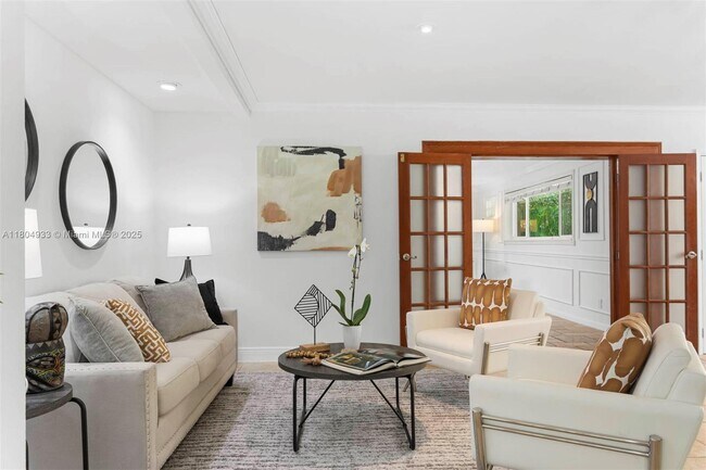 Foto del edificio - 6140 Pine Tree Dr