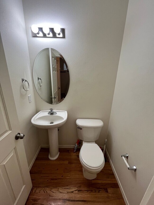 Foto del edificio - 3 Bed/2.5 Bath Single Family Home in River Canyon Estates