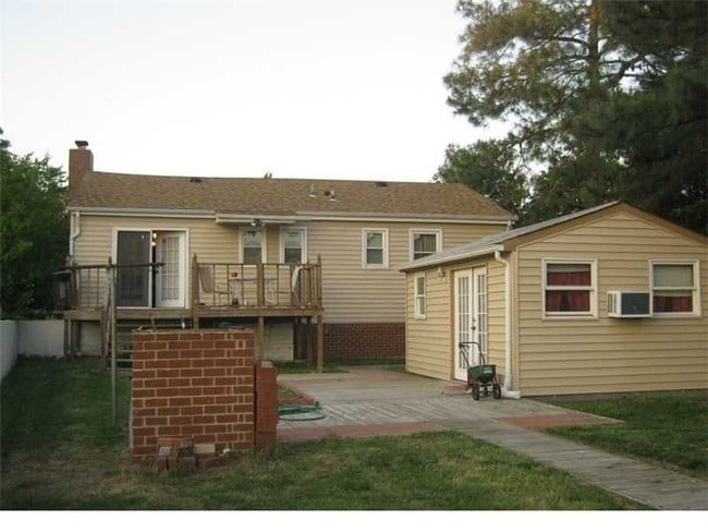 Building Photo - 2517 Tait Terrace