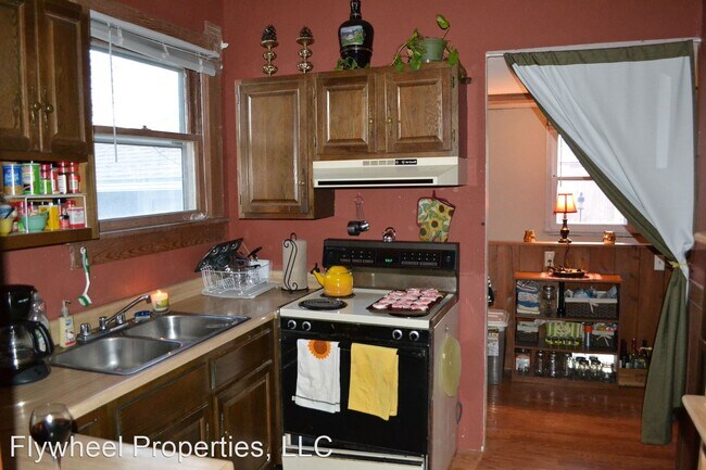 Foto del edificio - 2 br, 2 bath House - 915 Dexter
