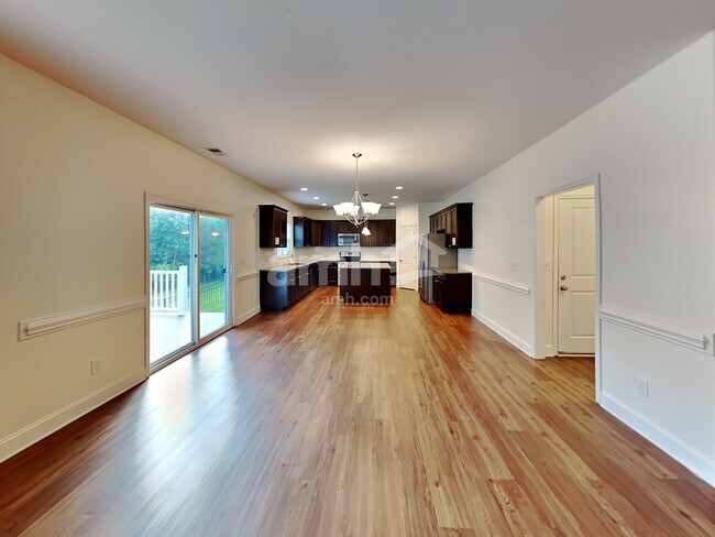 Building Photo - 1007 Monitor Ct
