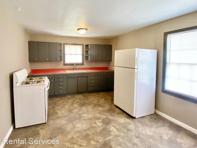 Building Photo - 3 br, 2 bath House - 1103 Avenue B