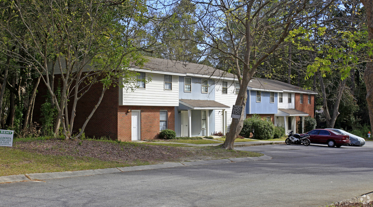 Building Photo - 900-911 Cherokee St