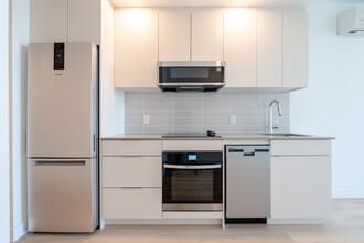 Building Photo - 1001 Rue Lucien-L'allier