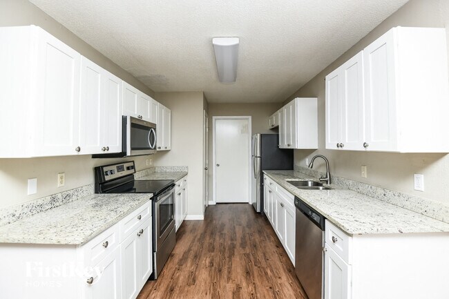 Foto del edificio - 2100 Cedar Ct