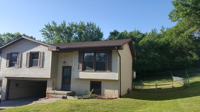 Building Photo - 237 Greenfield Pky