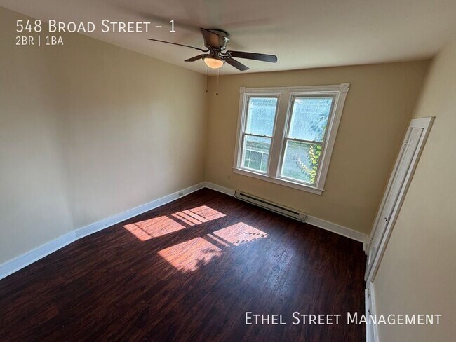 Foto del edificio - 548 Broad St