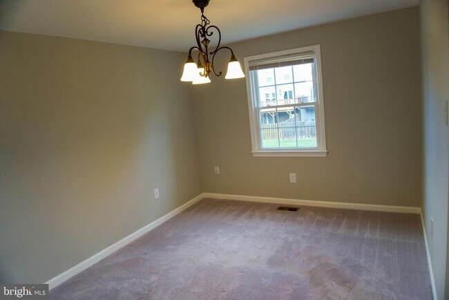 Foto del edificio - 7341 Crestleigh Cir